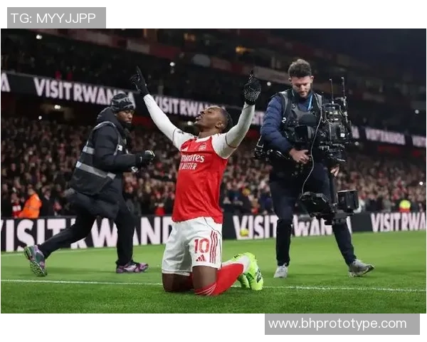 意甲热刺大胜里昂五球狂潮帽子戏法引发全场欢呼