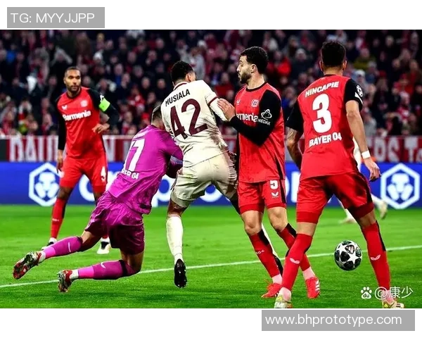 世界杯精彩对决：拜仁与利物浦2比2战平乌龙球成焦点战术解析