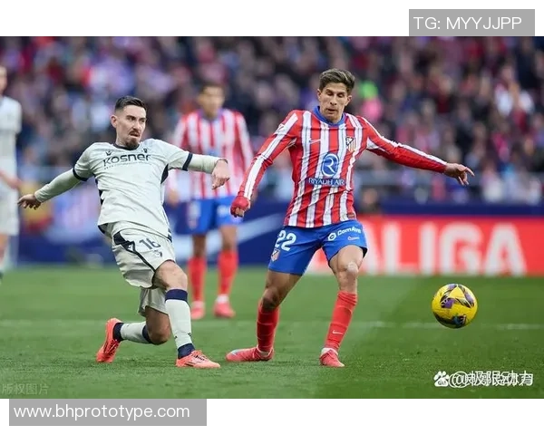 西甲激战AC米兰强势3-0击败那不勒斯逆转瞬间点燃全场激情