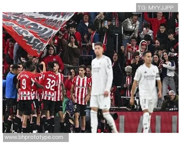 足总杯激战:皇马与AC米兰鏖战成平局红牌事件引发全场热议 足总杯激战:皇马与AC米兰鏖战成平局红牌事件引发全场热议