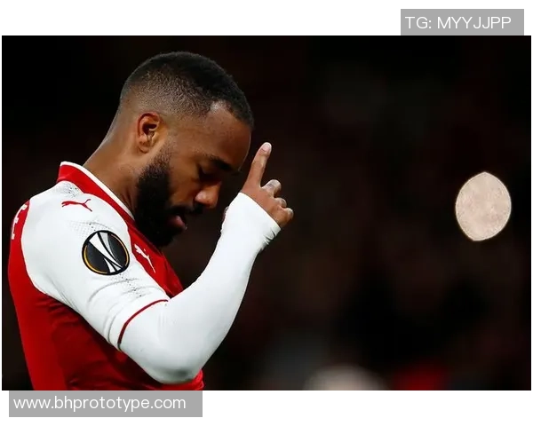 欧联杯精彩对决阿森纳与AC米兰激战成和绝杀瞬间引发全场欢呼 欧联杯精彩对决阿森纳与AC米兰激战成和绝杀瞬间引发全场欢呼