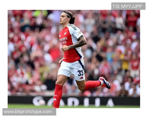 欧联杯冷门AC米兰轻取阿森纳乌龙球成比赛转折点引发全场欢呼 欧联杯冷门AC米兰轻取阿森纳乌龙球成比赛转折点引发全场欢呼