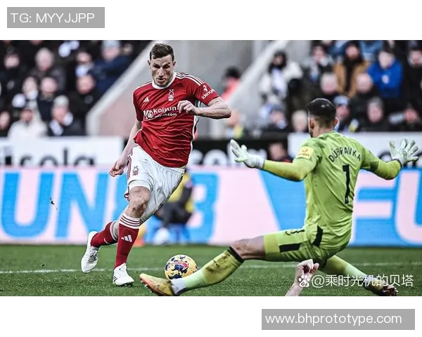 英超惊现冷门尤文图斯1-0战胜本菲卡帽子戏法引发全场狂欢 英超惊现冷门尤文图斯1-0战胜本菲卡帽子戏法引发全场狂欢