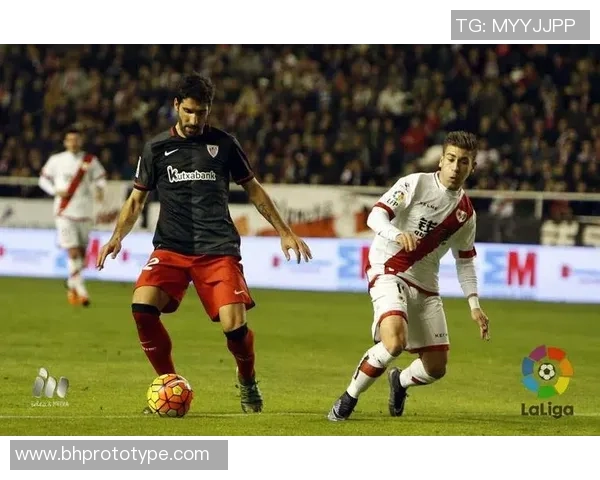 西甲激战波尔图4-0大胜曼联帽子戏法点燃全场激情解析 西甲激战波尔图4-0大胜曼联帽子戏法点燃全场激情解析