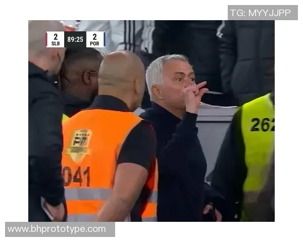 足总杯惊现冷门里昂逆转波尔图红牌事件引发全场热议